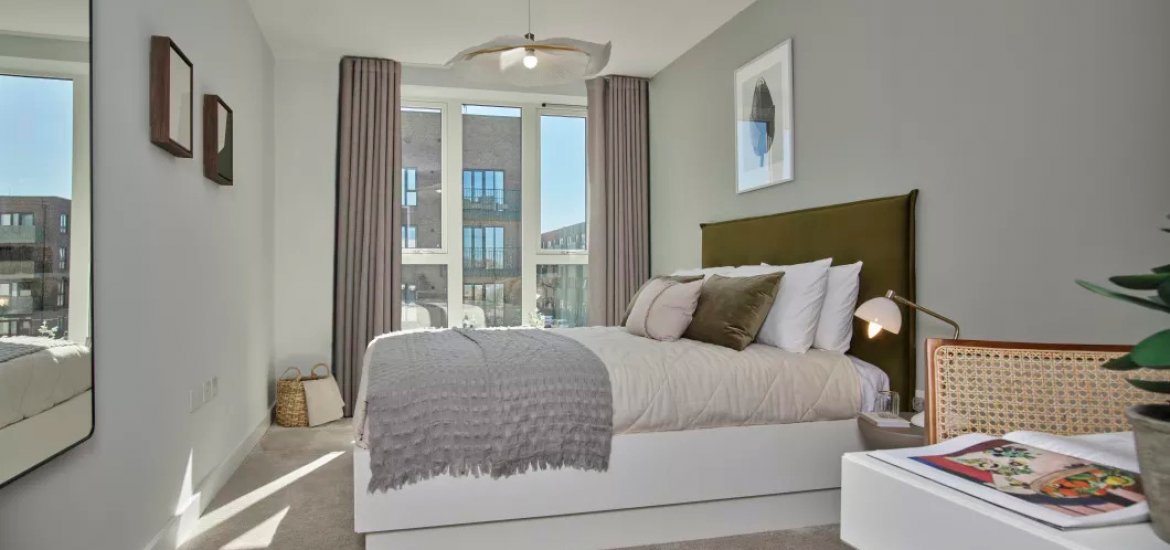 Apartment in Oakwood, London, UK, 2 bedrooms, 816 sq.ft No. 1771 - 8